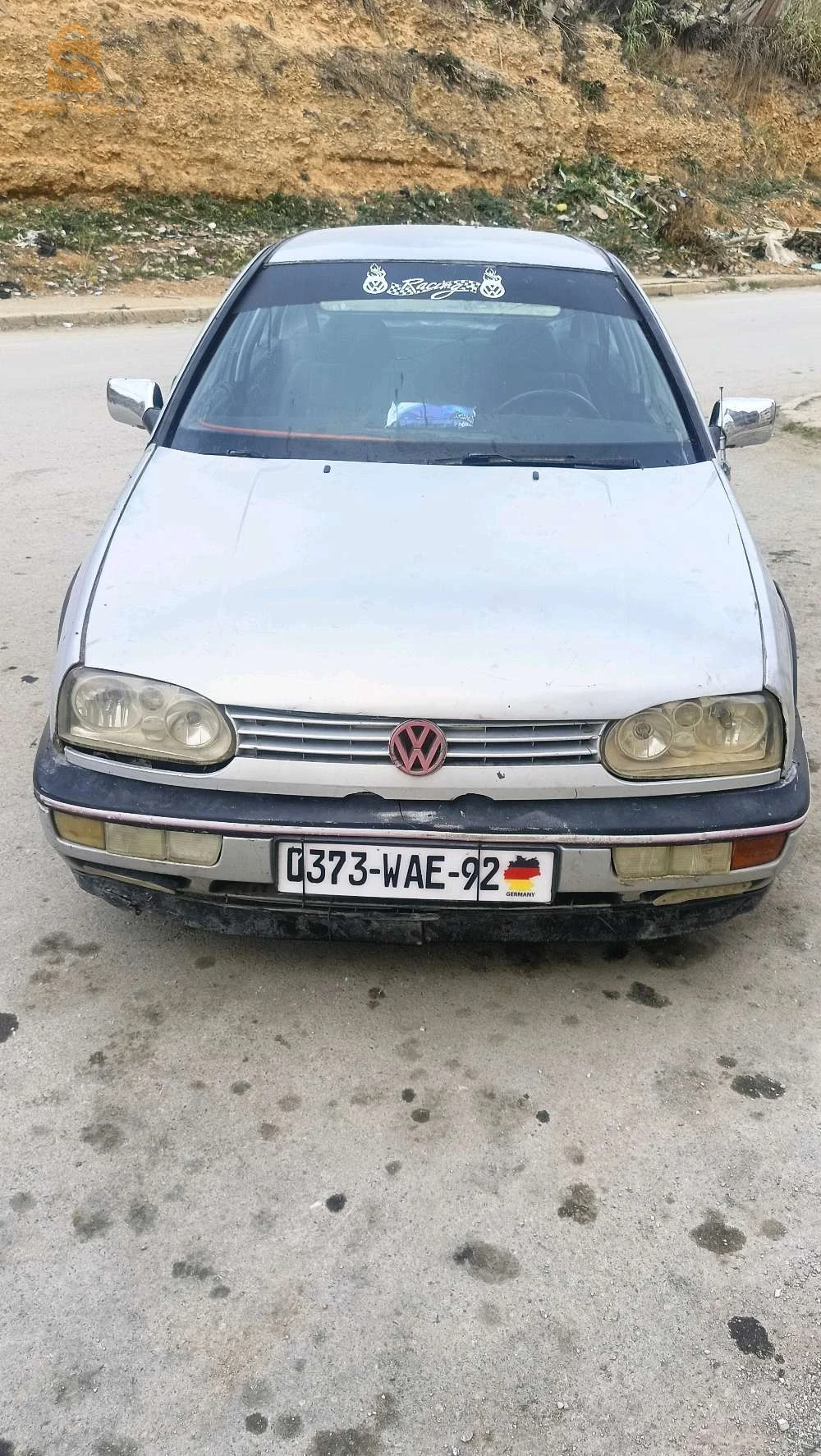 قولف 3 موتار 90 مريفيزي جديد قرعة غاز عندها لكاج الفوقاني يسيح شوية ومشكل فتريسيتي تاع طابلو ليقارنتير كامل عتدها حاب نبرز قسنطينة لي عندو يبعثي