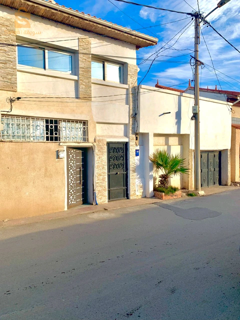 appartement F4 RDC niveau de Villa coloniale+jardin+garage