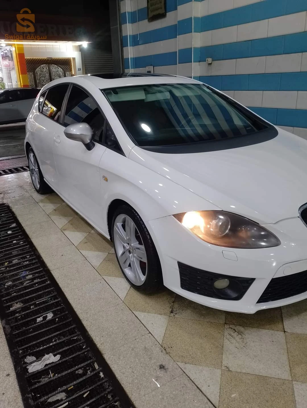 سيارة ليون 2012