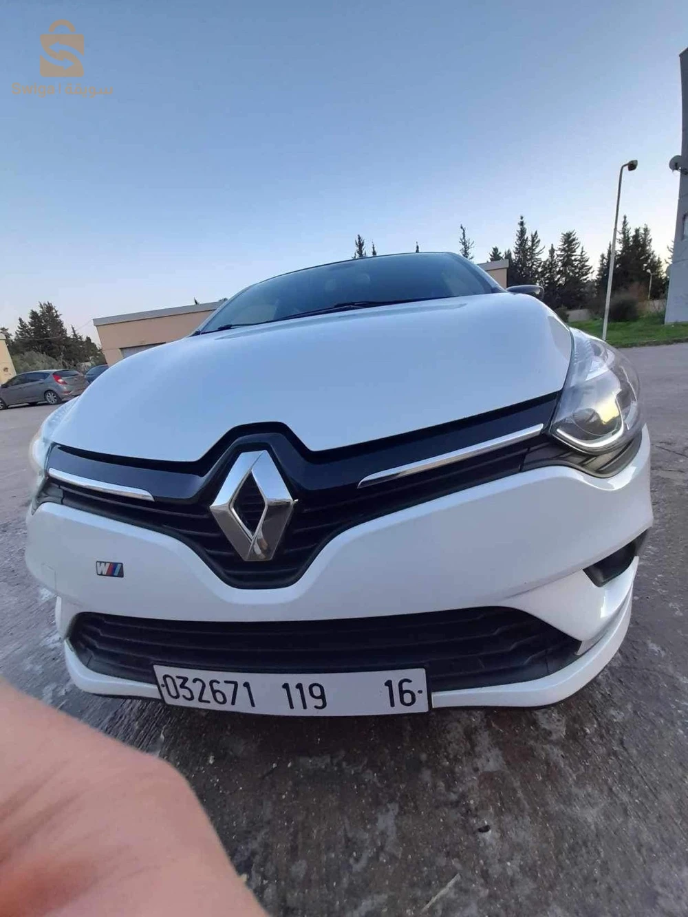 Clio 4 limited 2 0,9 TCE avec toit panoramique