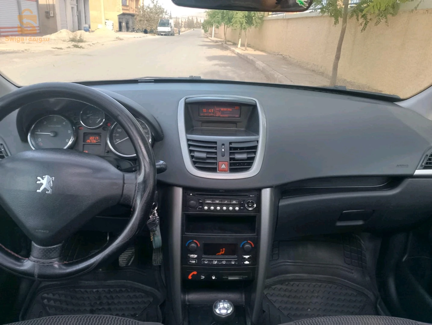 سيارة 207 للبيع