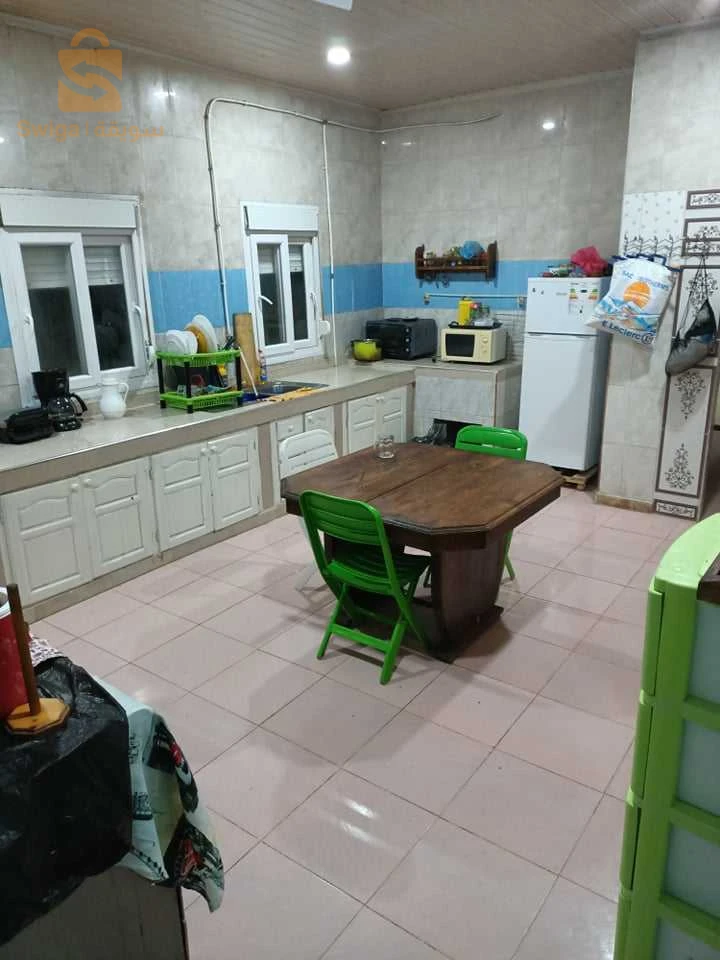 مسكن بشاطئ البحر