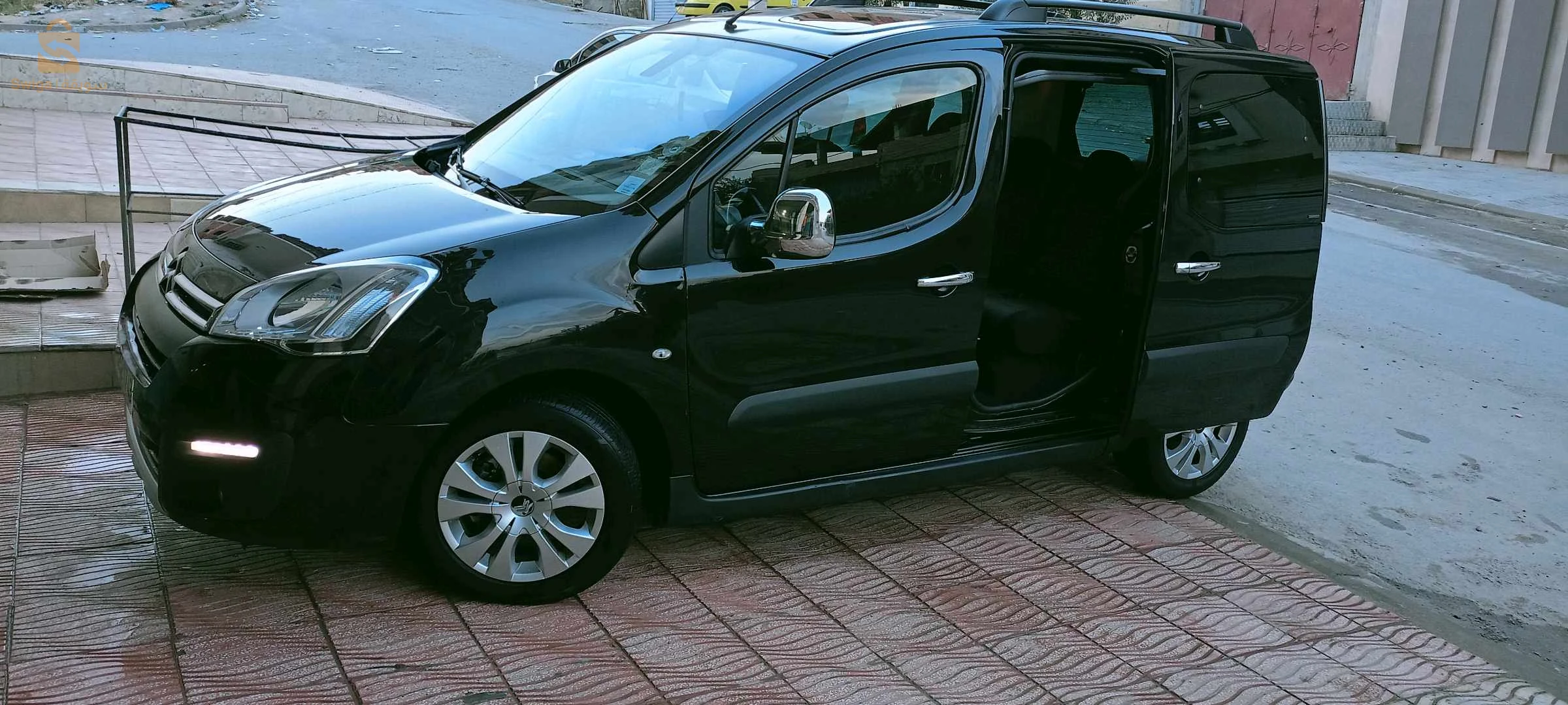 Citroën berlingo Fransawi 2017 la tout machi 185000