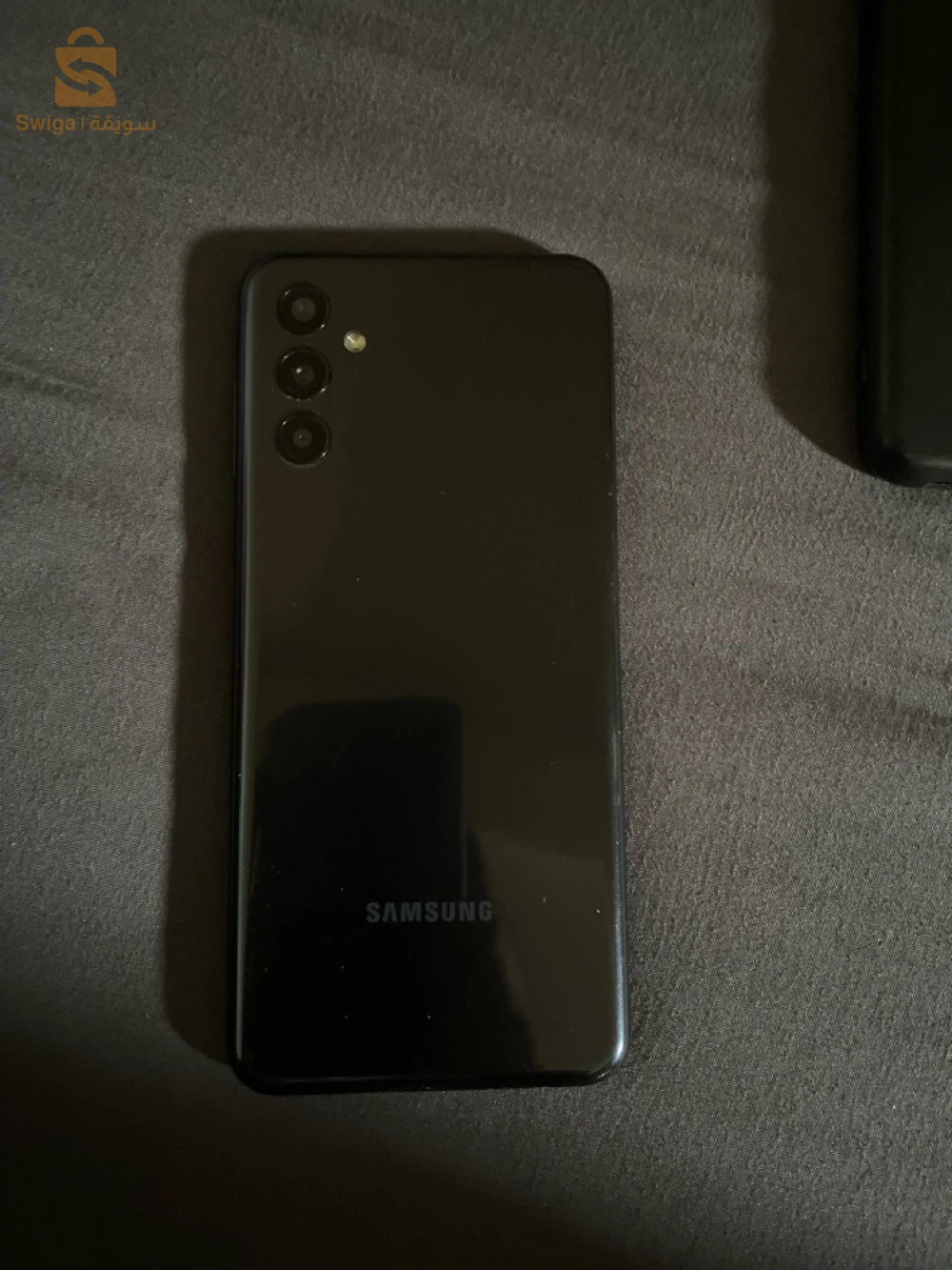 Samsung M13 très bon état marche très bien