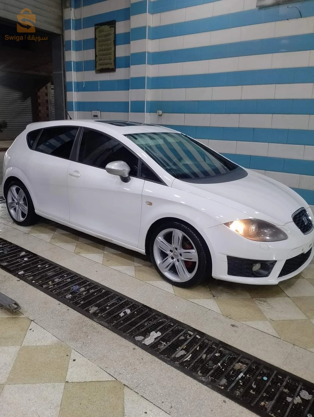 سيارة ليون 2012