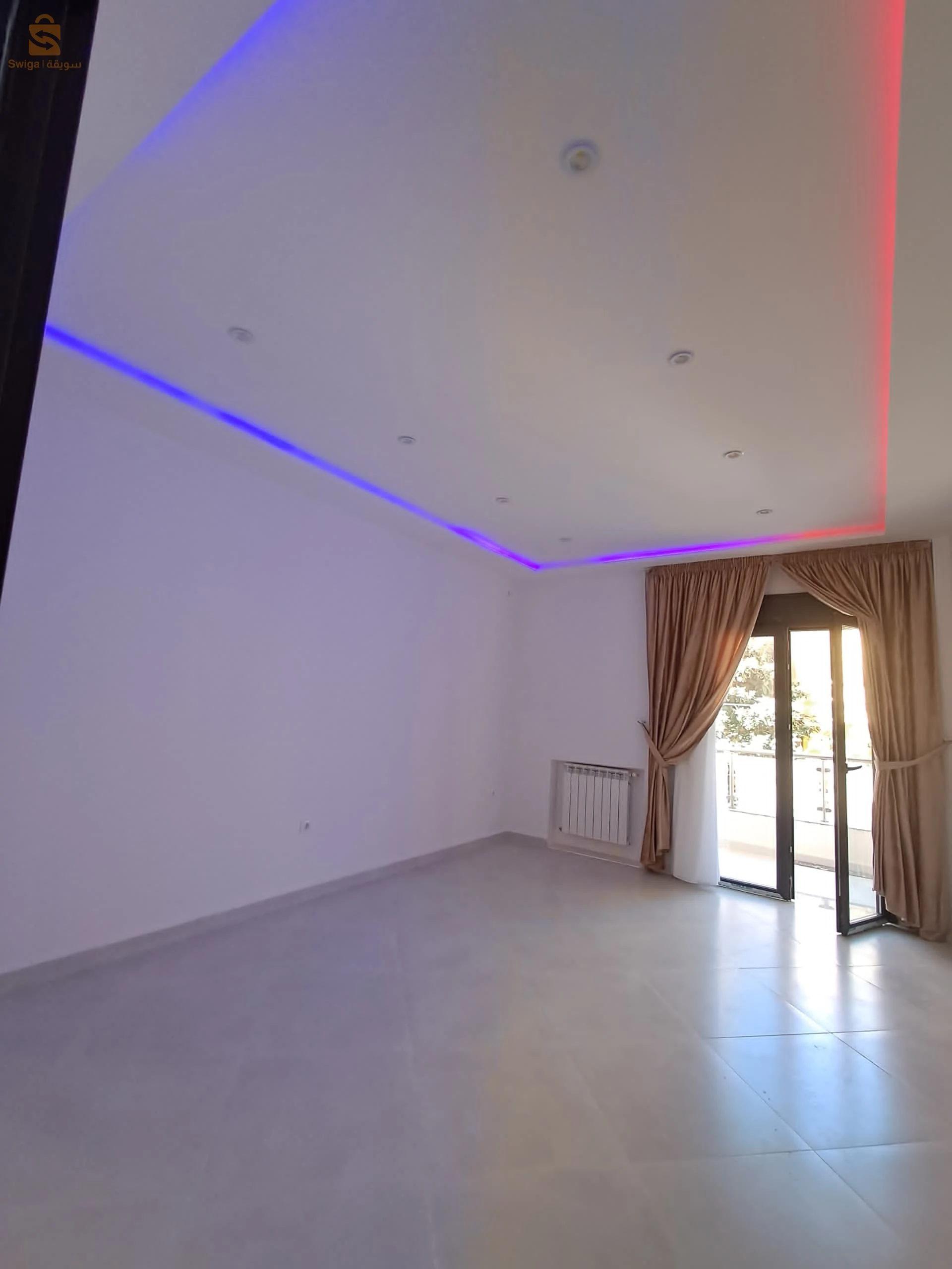 appartement F4 fini avec box 
endroit stratégique brise marine📍Bordj el bahri 
0770559819