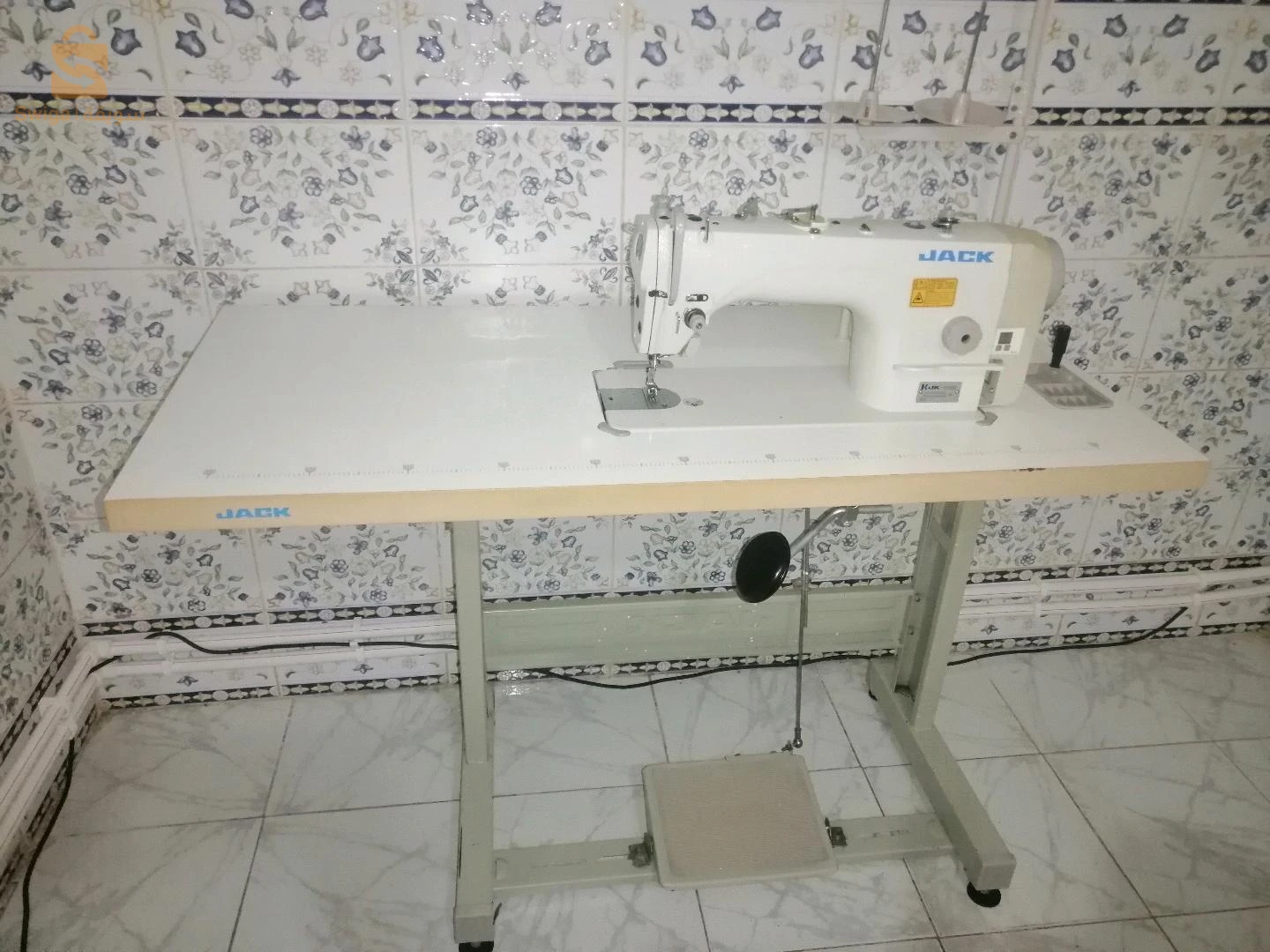 الة الخياطة الة سيرجي