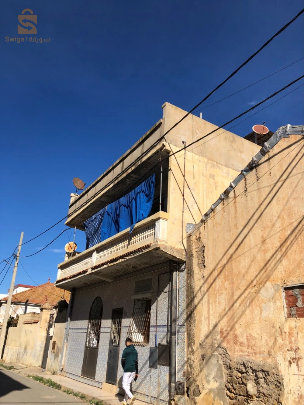 للبيع: مبنى سكني