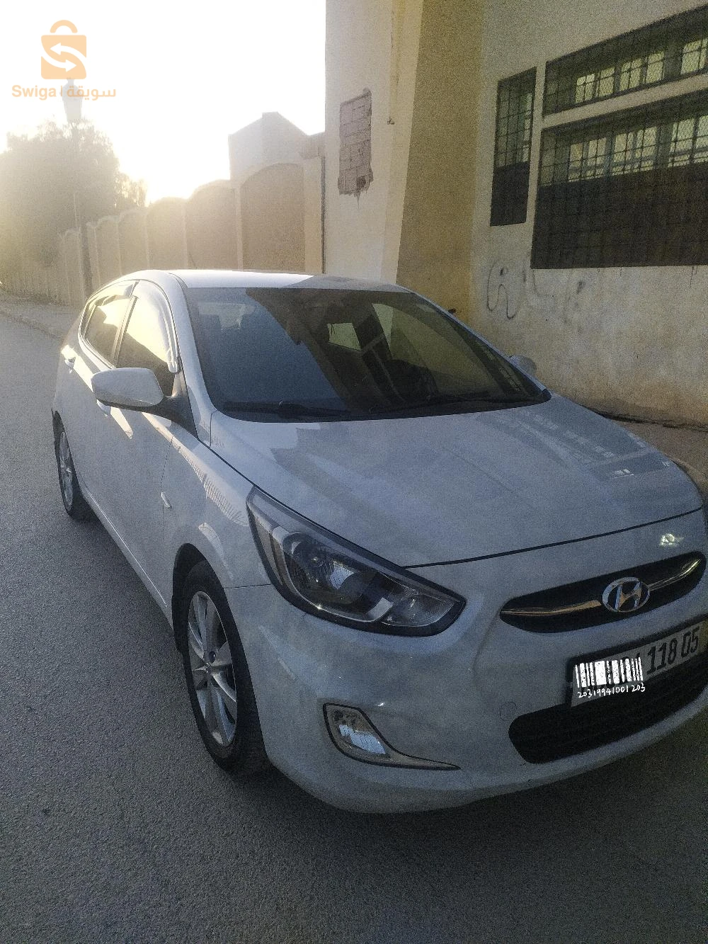 سيارة اكسنت اربي بروميار مان.ماشية 325 الف متنقص متسخن.لاشان حديد.مفيهاش معاود.فيها بارشوك اريار مصبوغ وفروا جهة وين يتقلل لباب خلفي وشوي فروا في كابو.وشوي في قصعة  فيها قرعة غاز مدورة .لاصال مغلفة