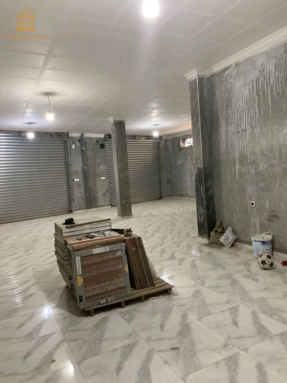 :📣 #منزل __للبيع- بوعواجة - سطيف 📣 🎗️ الموقع : تجزئة دراجي🎗️المساحة : 179 م²  في الريال 200م².🎗️ الواجهات : واجهتين🎗️ الطوابق :R+2🍒 الطابق الأرضي: 2 ڨاراجات محلولين +قاراج يهز سيارة🍒 الطابق 1 : f4 مخدومة فيني🍒 الطابق 2: F4 سومي فيني(مكسومة غير بالبريك + وفيها تواقي )  🍒طراس فيني            🌱معلومات أخرى:  الدار مخدومة مليح lux الله يبارك ،و السكن في حي هادئ ،توال المسجد و المدرسة ، المنزل فيه الشوفاج،  ، خزان ماء 14000ل،بئر🎗️الوثائق : عقد و دفتر عقاري و رخصة البناء 🪡 المهتم يمكنه الاتصال  على الأرقام: ☎️Tél:0771285220☎️Tél: 0540645483