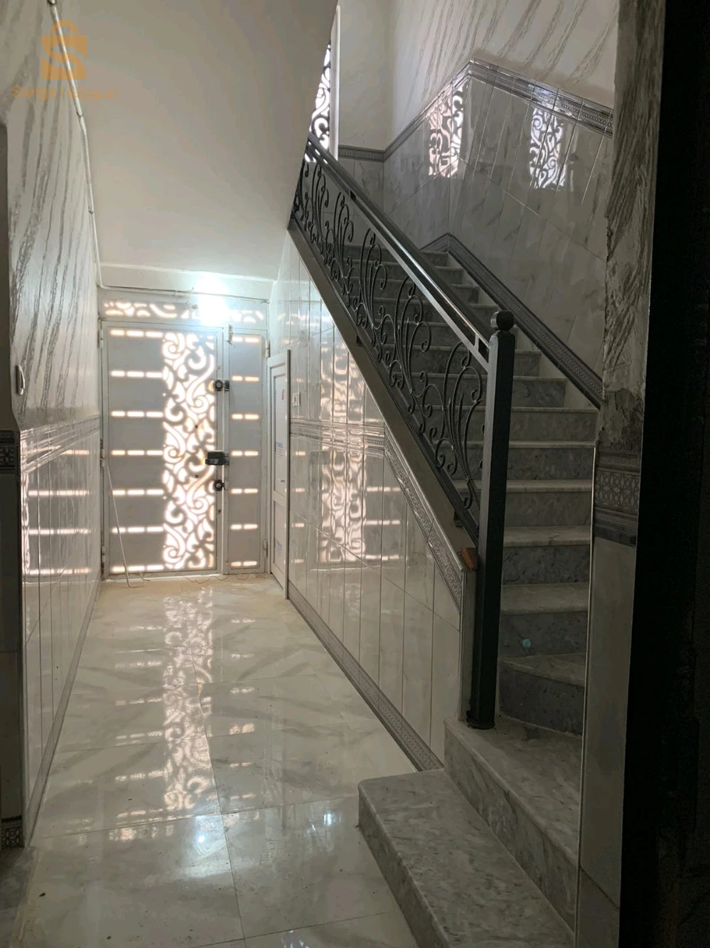 :📣 #منزل __للبيع- بوعواجة - سطيف 📣 🎗️ الموقع : تجزئة دراجي🎗️المساحة : 179 م²  في الريال 200م².🎗️ الواجهات : واجهتين🎗️ الطوابق :R+2🍒 الطابق الأرضي: 2 ڨاراجات محلولين +قاراج يهز سيارة🍒 الطابق 1 : f4 مخدومة فيني🍒 الطابق 2: F4 سومي فيني(مكسومة غير بالبريك + وفيها تواقي )  🍒طراس فيني            🌱معلومات أخرى:  الدار مخدومة مليح lux الله يبارك ،و السكن في حي هادئ ،توال المسجد و المدرسة ، المنزل فيه الشوفاج،  ، خزان ماء 14000ل،بئر🎗️الوثائق : عقد و دفتر عقاري و رخصة البناء 🪡 المهتم يمكنه الاتصال  على الأرقام: ☎️Tél:0771285220☎️Tél: 0540645483