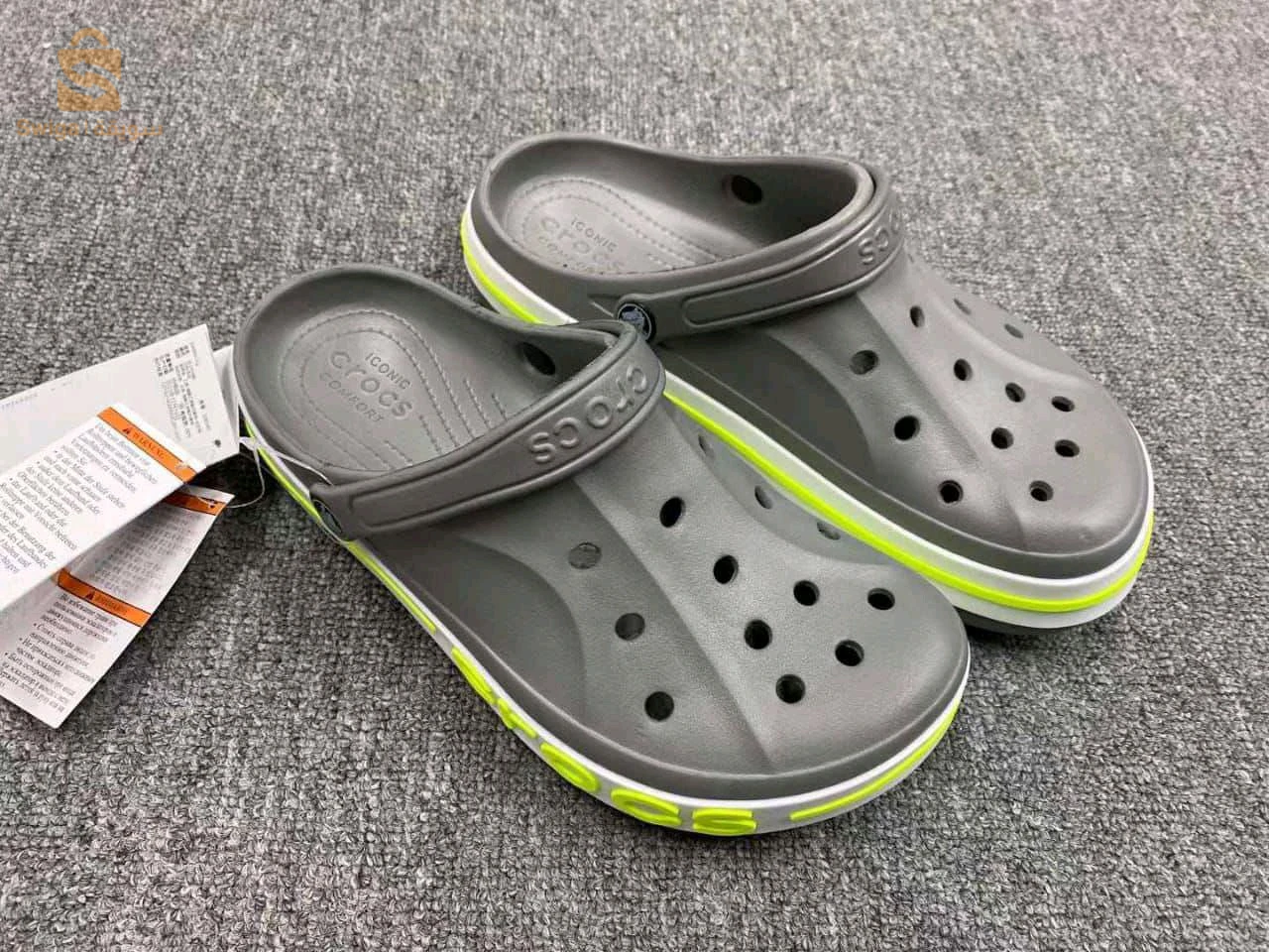 📍crocs simple