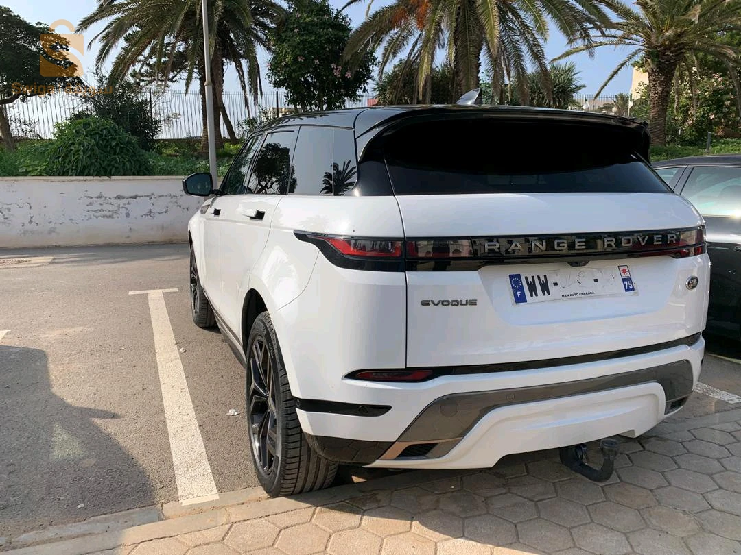 voiture neuf 
zéro problème 
moteur suspension la tôle toute neuf