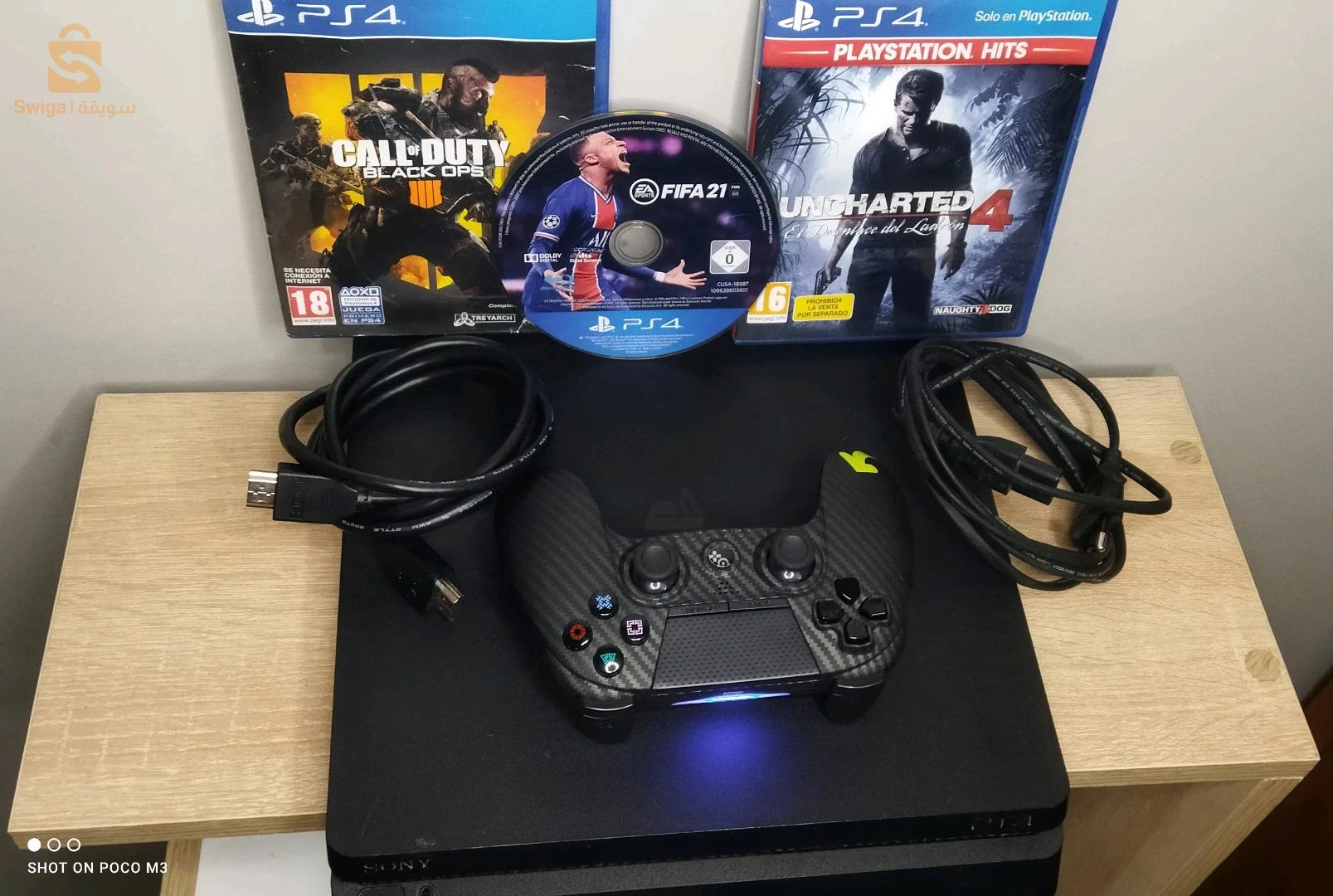 PlayStation 4 slim 1 terabyte 3 jeux une manette