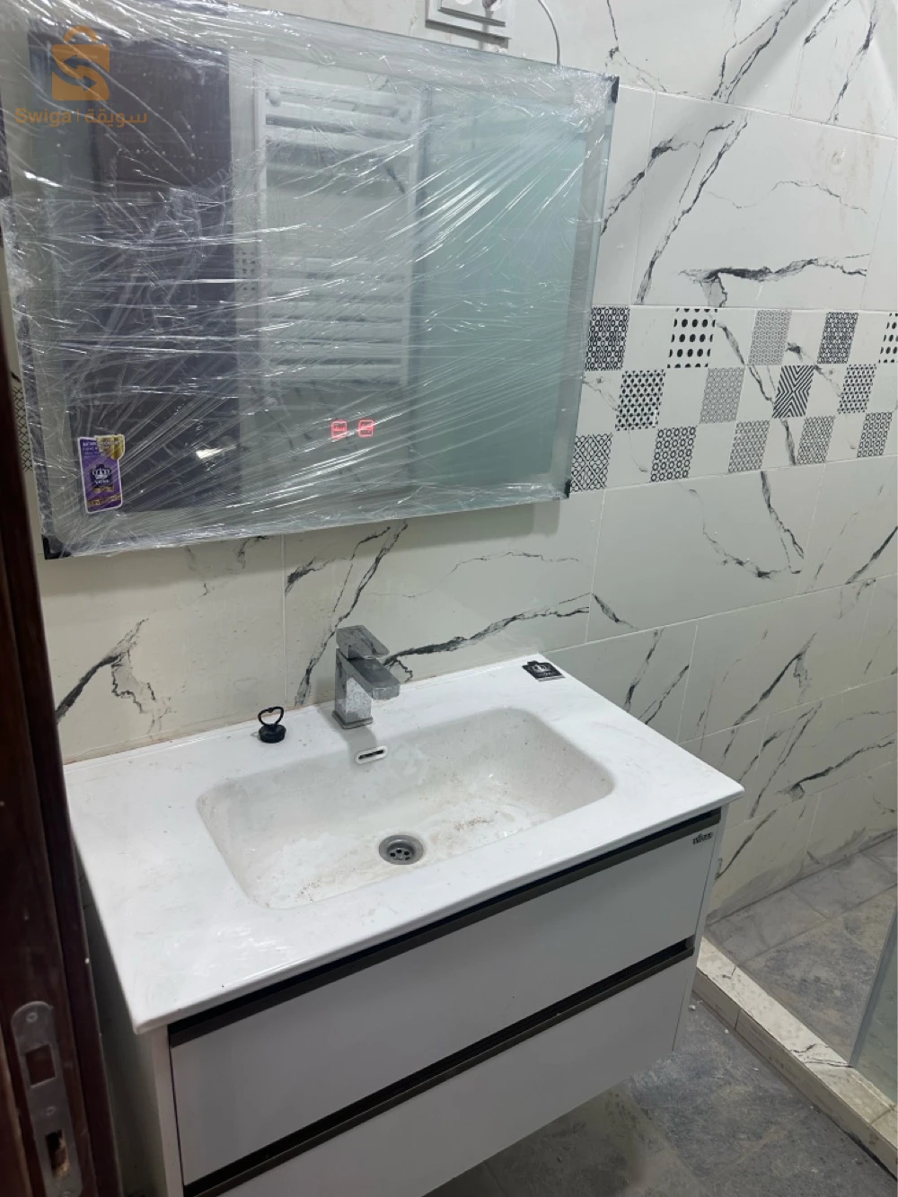 AOUMEUR promotion immobilière vous propose un trés joli des appartements F3+F4avec térasse EN VENTE,situé à « cité petit »  (ORAN) 
 
✔️la superficie F3+F4 107m2
✔️R+6
✔️ascenseur 
✔️chauffage central
✔️Cuisine meublée et aménagé 
✔️Visionphone
✔️Salle de bain moderne 
✔️L’appartement ensoleillé
✔️bache à eux + les citernes 
✔️deux appartements par paliers                             ✔️2 minutes a le grand boulevard cité petit 

⚜️Plus d’informations contactez-nous :
tel:0669437486(WhatsAp/viber