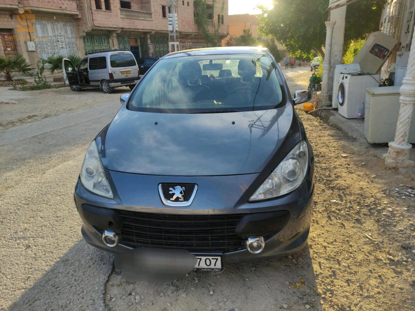 307 2 L 110 بوش فيها 2 أل افوا وال اريار فيه شويا بانتورة .