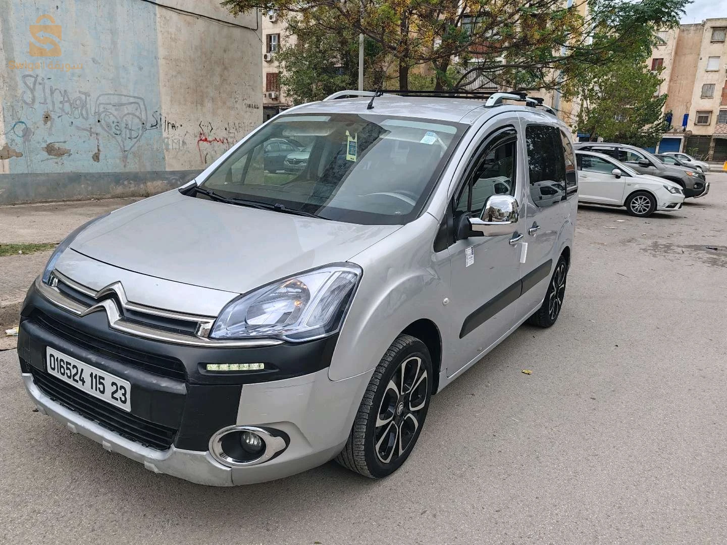 سيارة الله يبارك نضيفة ياسر موتار محطوط فاها ركورة فالمنجل كلش الله يبارك