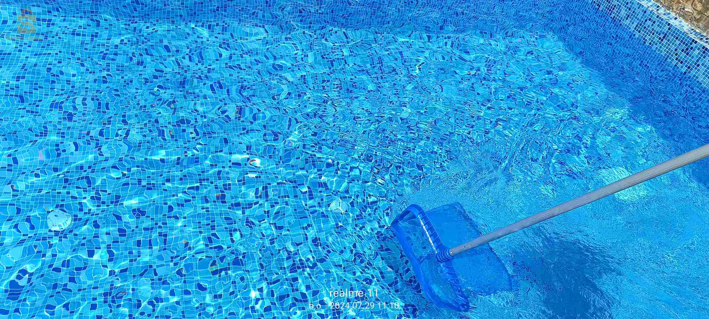 Nettoyage, traitement et entretien de piscines