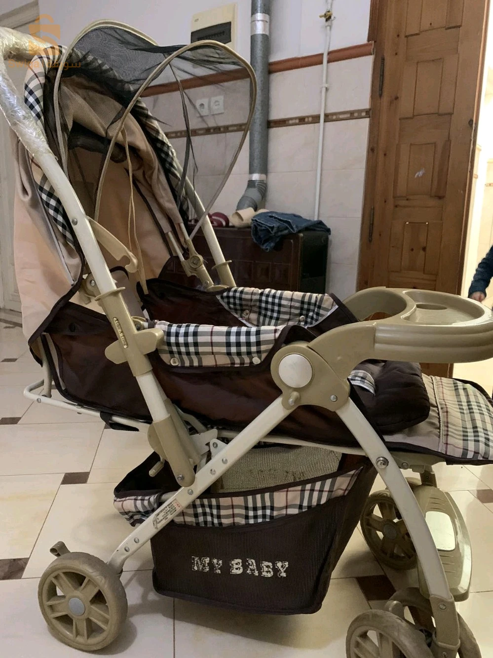 عربة أطفال