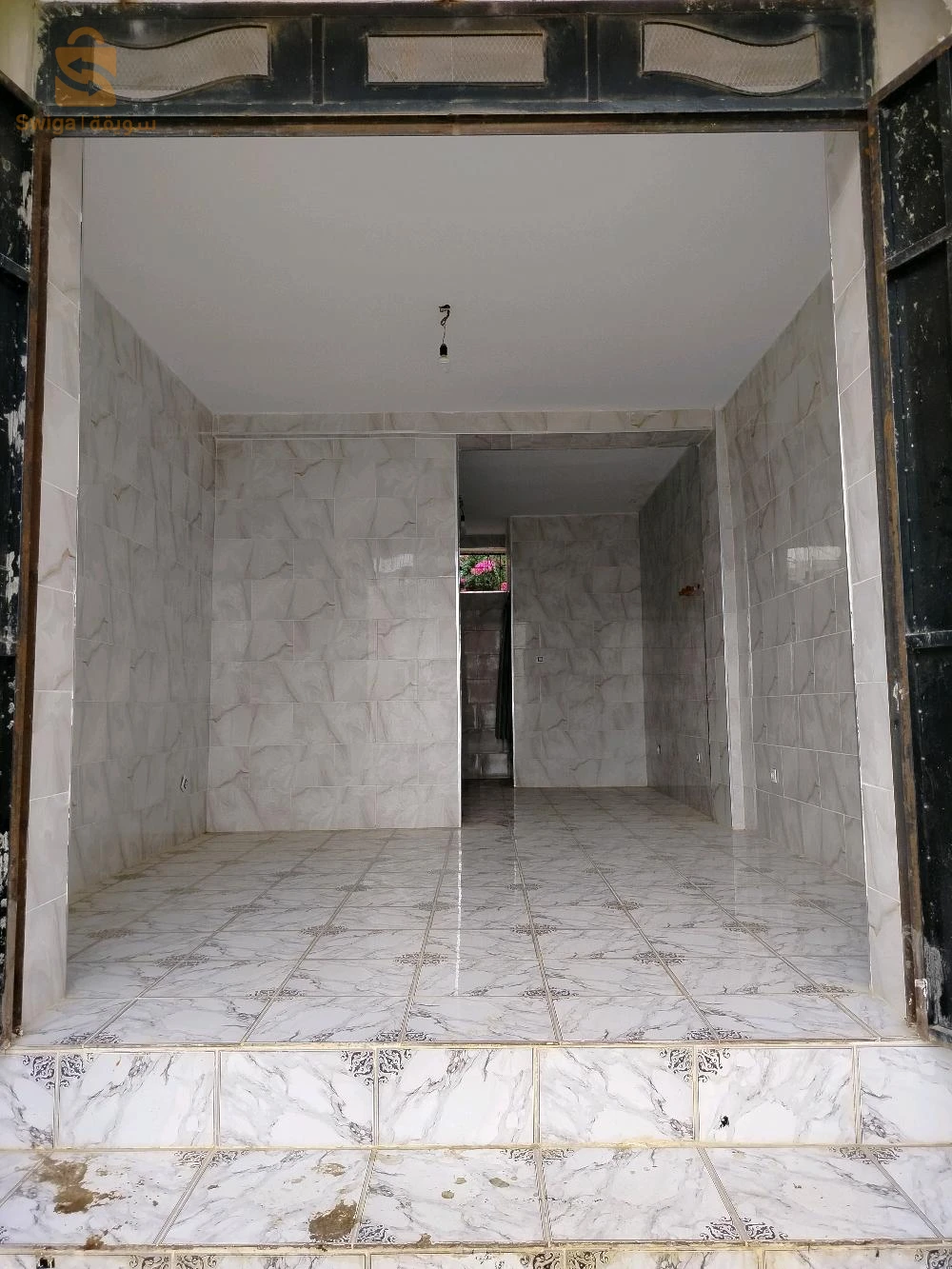 محل للكراء 36متر في الحروش 
بالقرب من حي 400 مسكن ومسجد عبد الحميد بن باديس