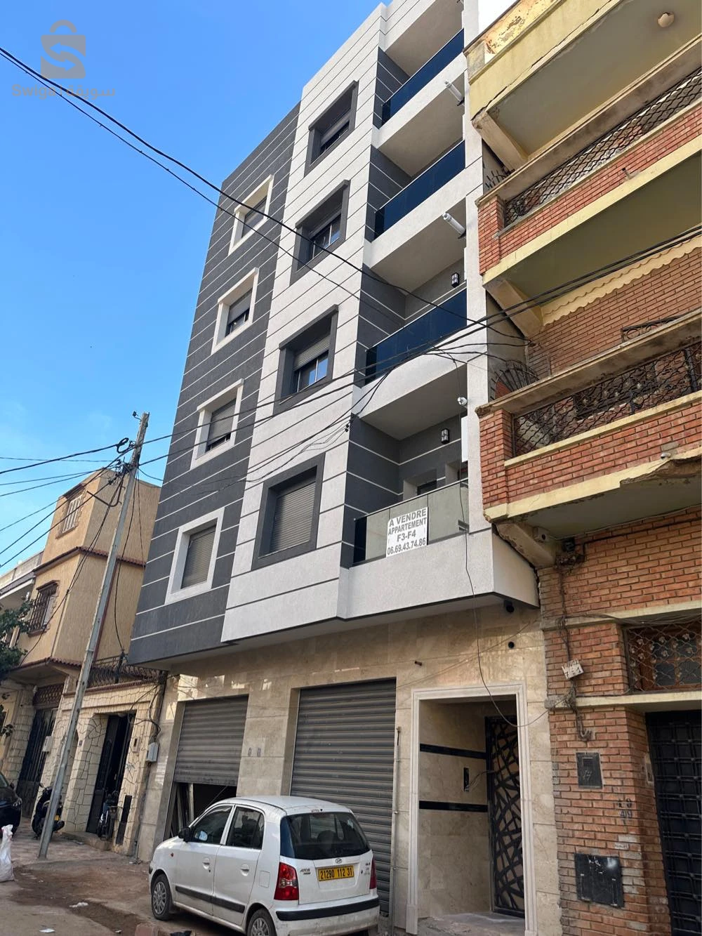 AOUMEUR promotion immobilière vous propose un trés joli des appartements F3+F4avec térasse EN VENTE,situé à « cité petit »  (ORAN) 
 
✔️la superficie F3+F4 107m2
✔️R+6
✔️ascenseur 
✔️chauffage central
✔️Cuisine meublée et aménagé 
✔️Visionphone
✔️Salle de bain moderne 
✔️L’appartement ensoleillé
✔️bache à eux + les citernes 
✔️deux appartements par paliers                             ✔️2 minutes a le grand boulevard cité petit 

⚜️Plus d’informations contactez-nous :
tel:0669437486(WhatsAp/viber