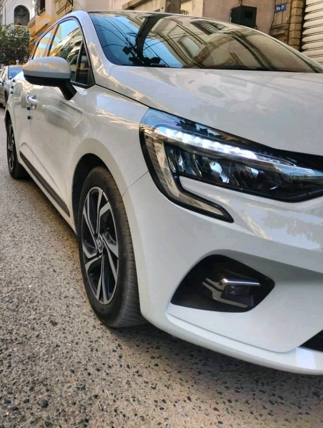 clio 5 business+ 1.0 tsi 90ch. boite 6 jante rs Line+ attelage