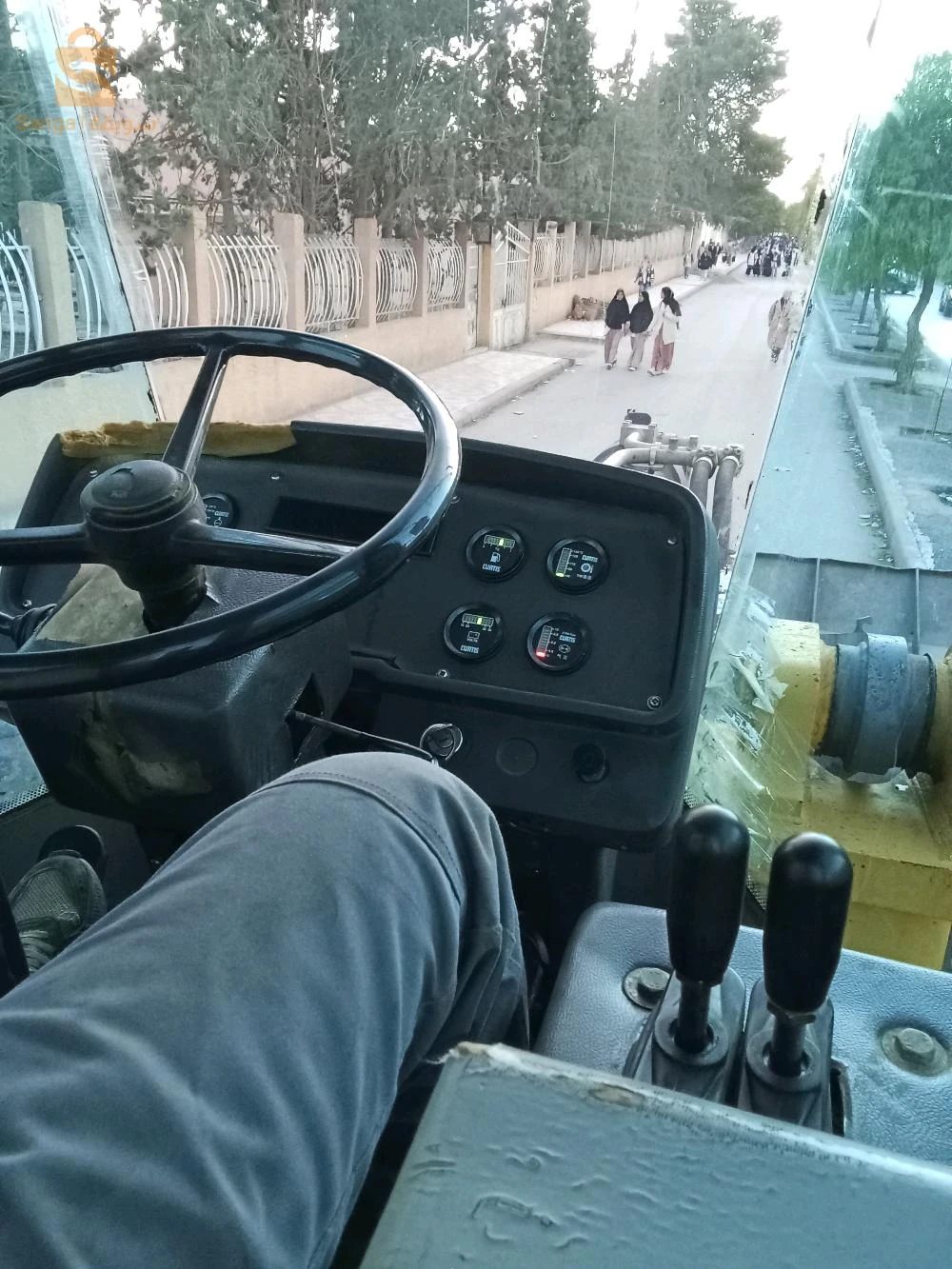 شارجور xcmg متور كيميس باطة زداف كلش مارش من نهارك خدام و معها زوج بنوات اكاس