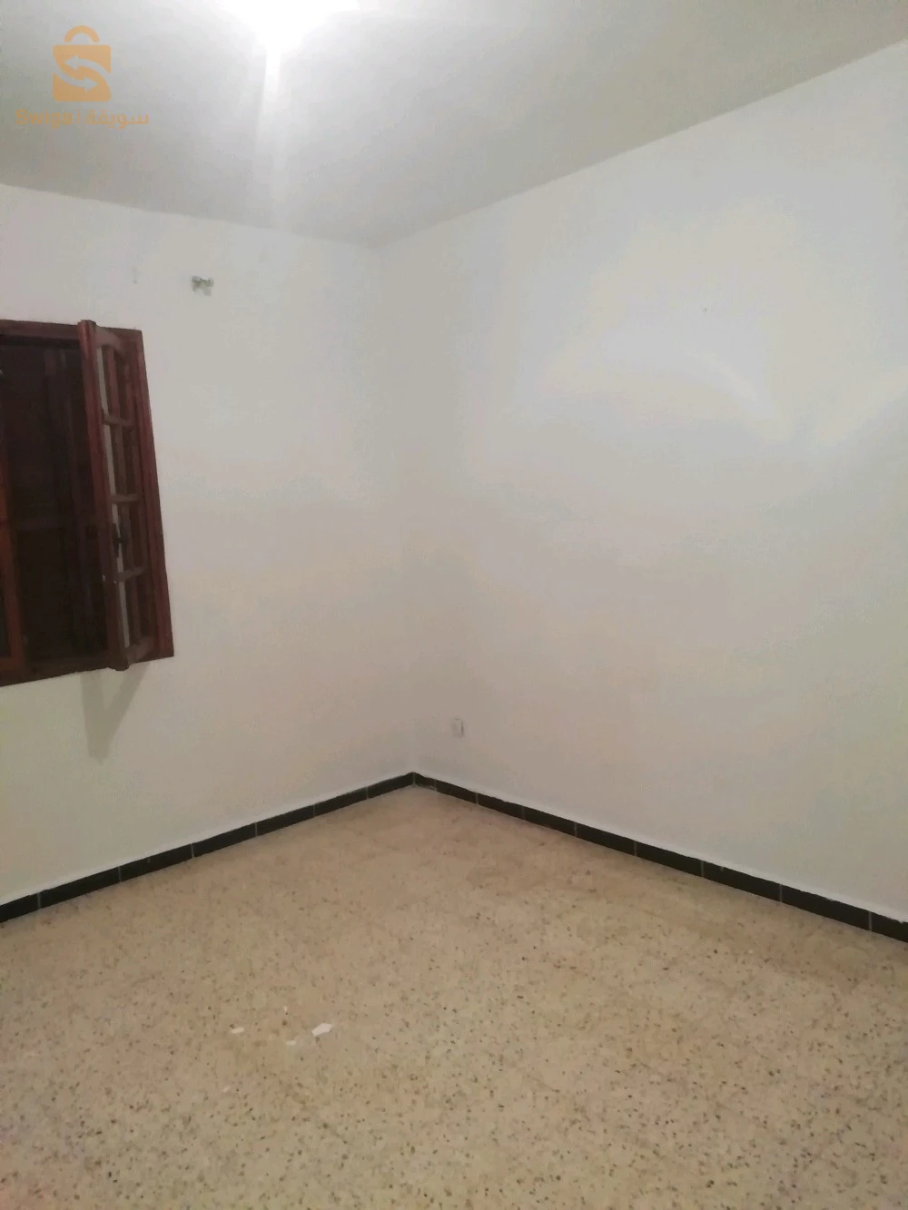 f4 la clim chauf bain la citarne de 1000litre  niveau de villa 1 étage bon voisinage 2 façade