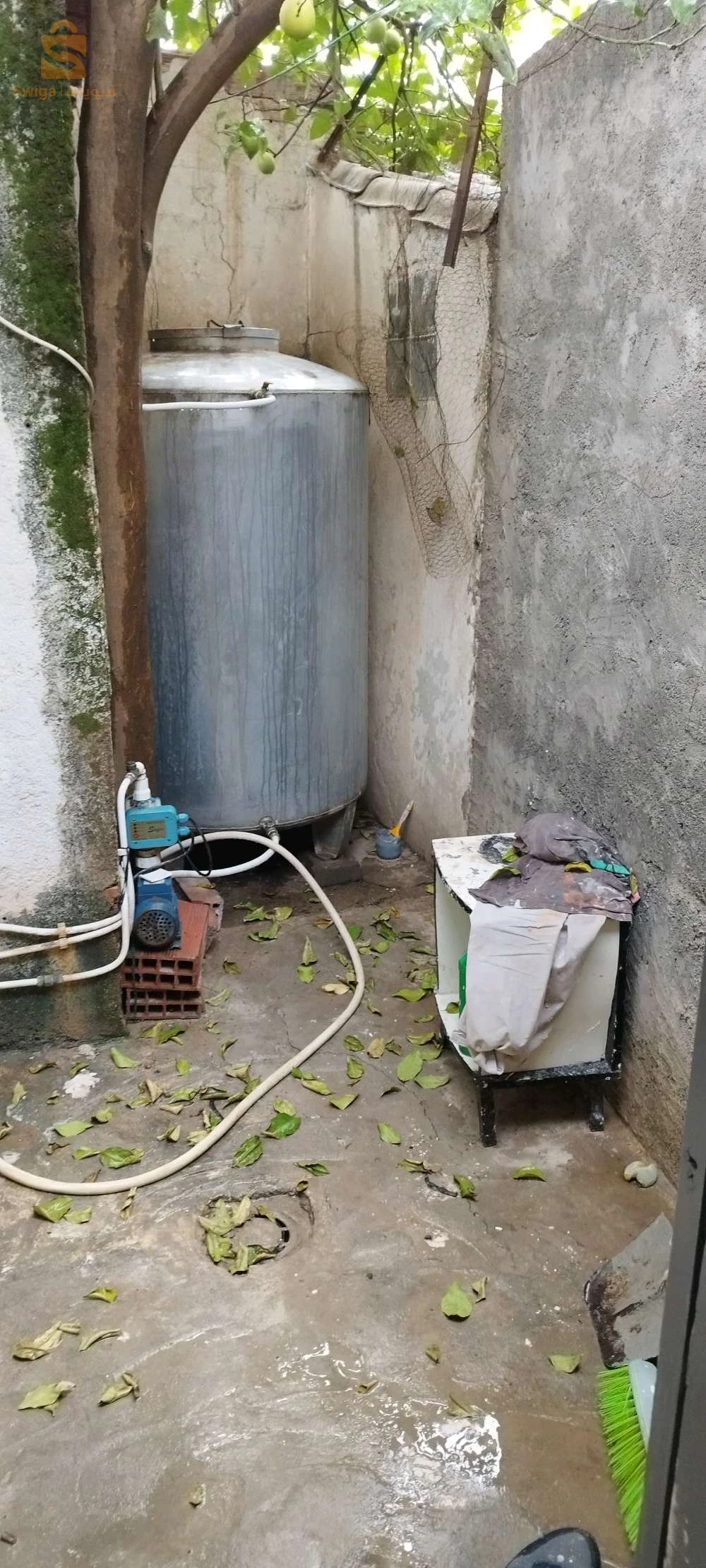 Belle maison F2 a louer sur l'ancienne ville d`AKBOU (LA PLACE)  a coté des contributions et local de L' OA.
citerne d'eau 1000l avec pompe/petite cour/cuisine/ 2 chambre/ salle de bain