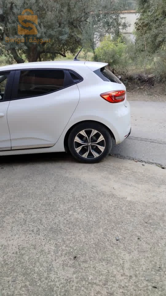 voiture très neuf 
carte gris mchi wjda ( procuration