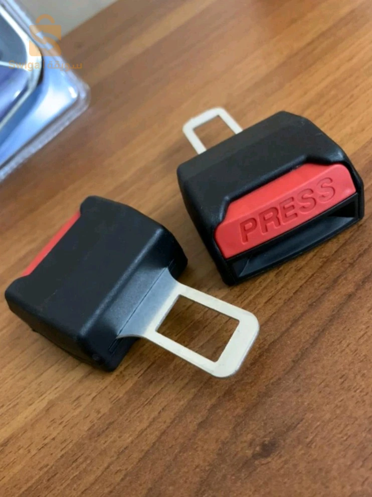 "باك تاع السيارة فيه رالونج تاع السيور، باند لوميوني تاع الضوء، وكوفر تاع البيدال