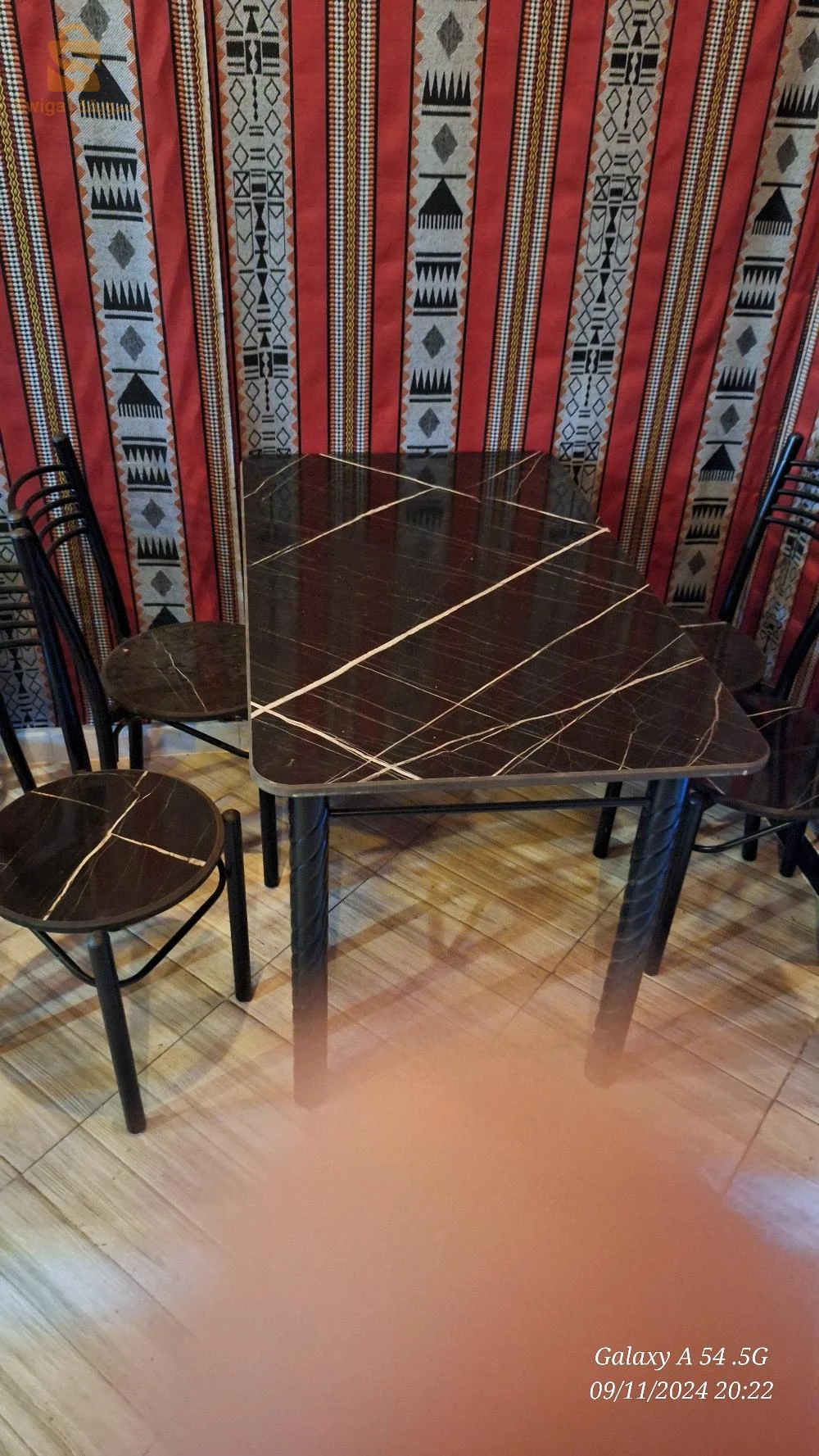 8 طوابل 32 كرسي