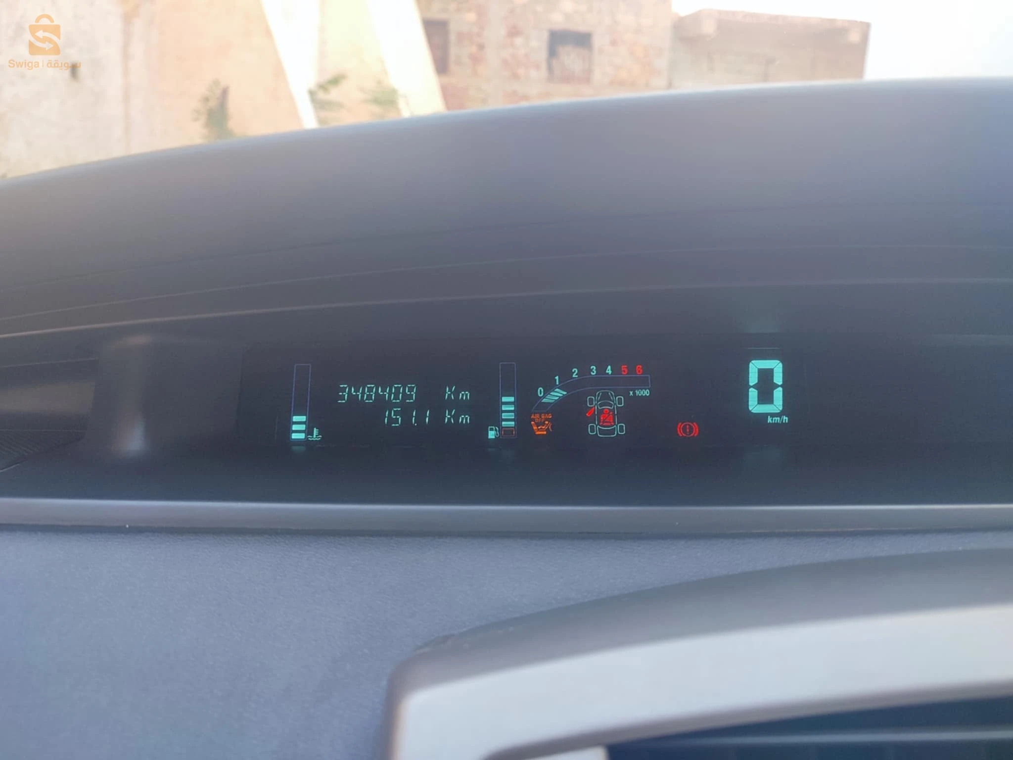 سيارة عائلية للبيع