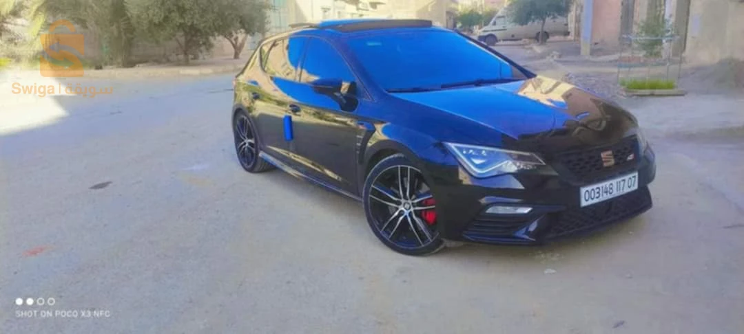 سيارة شبه جديدة