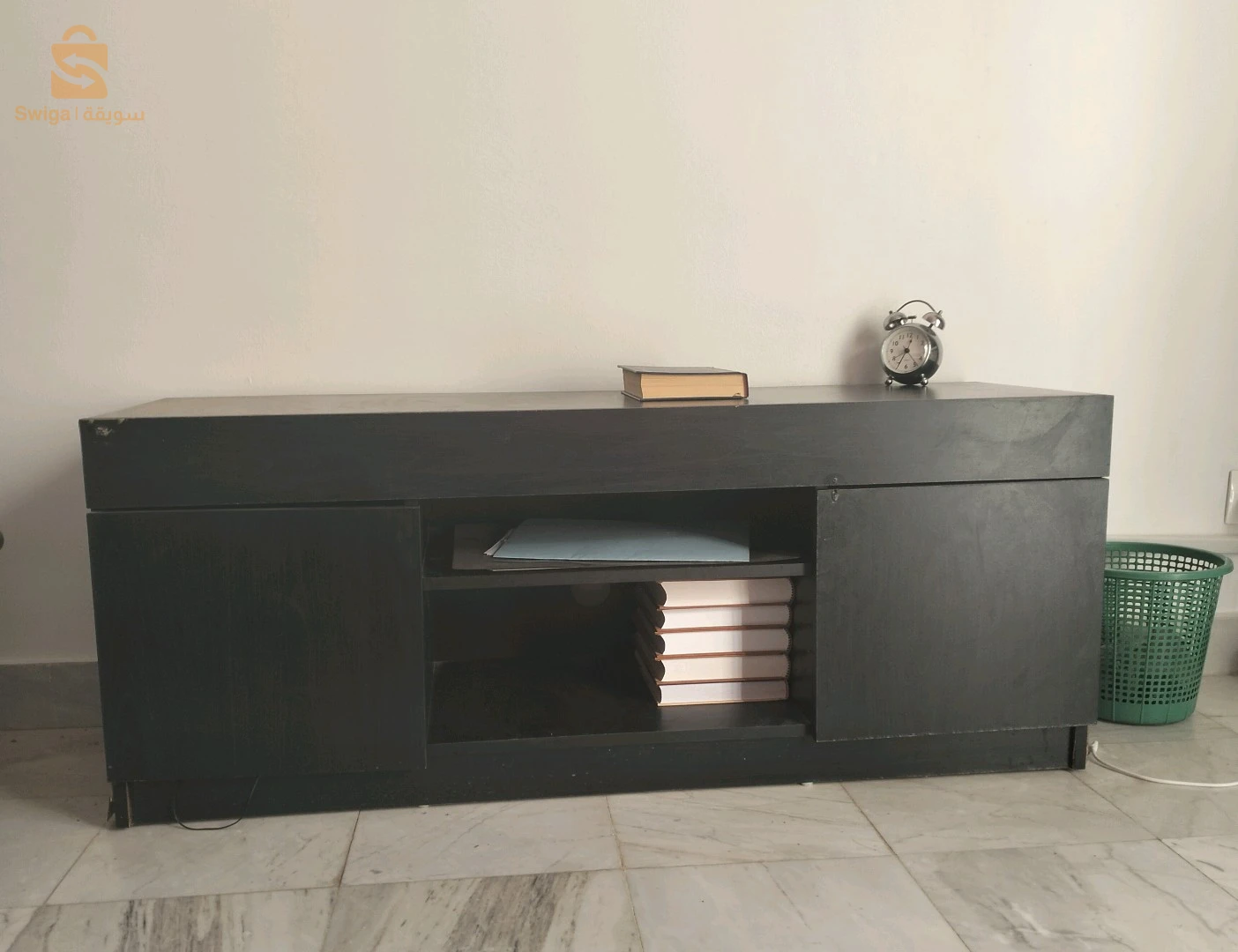 chambre a couché bon état un lit 2 places +une armoire en aluminium+un meuble télé+une table de nuit