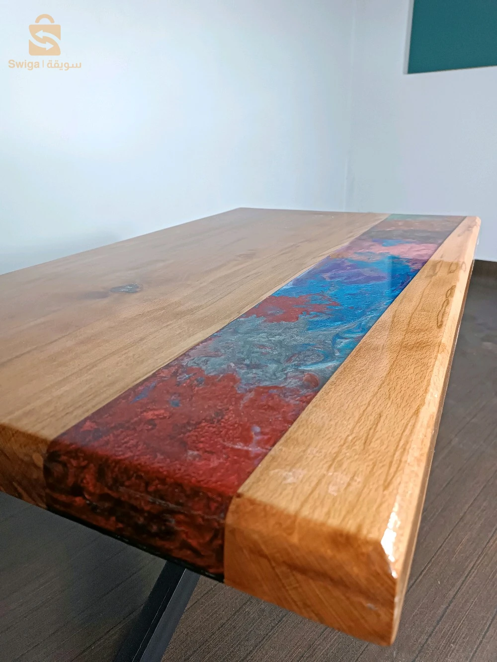 TABLE BASSE EN RESINE