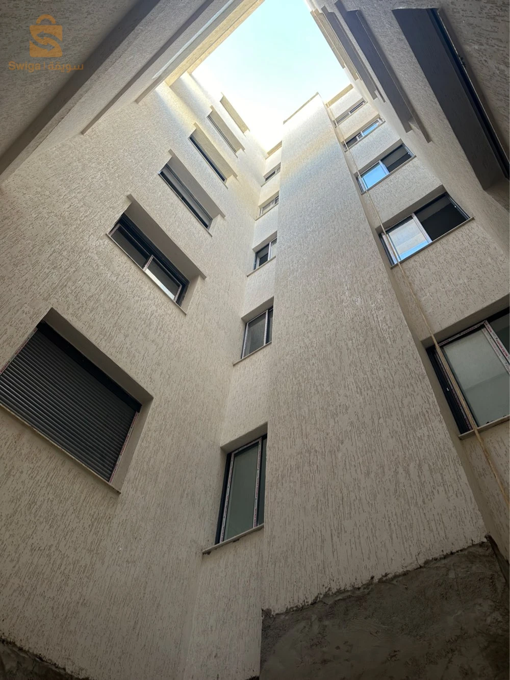 AOUMEUR promotion immobilière vous propose un trés joli des appartements F3+F4avec térasse EN VENTE,situé à « cité petit »  (ORAN) 
 
✔️la superficie F3+F4 107m2
✔️R+6
✔️ascenseur 
✔️chauffage central
✔️Cuisine meublée et aménagé 
✔️Visionphone
✔️Salle de bain moderne 
✔️L’appartement ensoleillé
✔️bache à eux + les citernes 
✔️deux appartements par paliers                             ✔️2 minutes a le grand boulevard cité petit 

⚜️Plus d’informations contactez-nous :
tel:0669437486(WhatsAp/viber