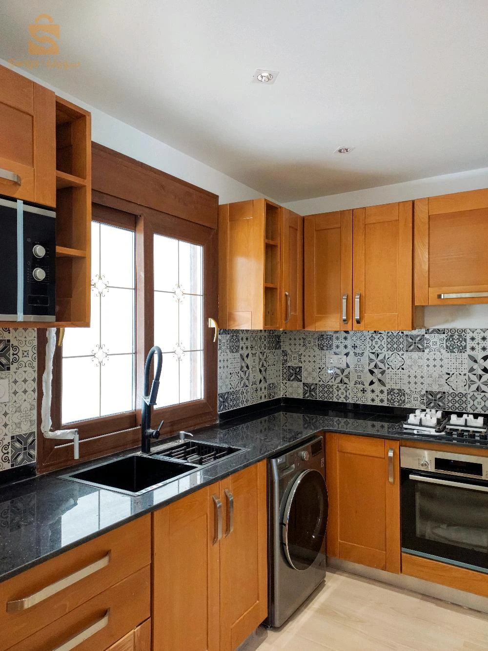 ف3 في بوليو بزااف شابة