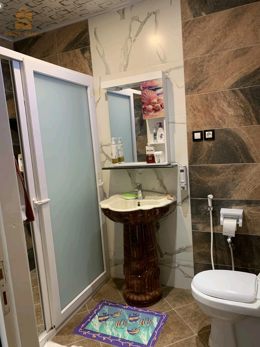 :📣 #منزل __للبيع- بوعواجة - سطيف 📣 🎗️ الموقع : تجزئة دراجي🎗️المساحة : 179 م²  في الريال 200م².🎗️ الواجهات : واجهتين🎗️ الطوابق :R+2🍒 الطابق الأرضي: 2 ڨاراجات محلولين +قاراج يهز سيارة🍒 الطابق 1 : f4 مخدومة فيني🍒 الطابق 2: F4 سومي فيني(مكسومة غير بالبريك + وفيها تواقي )  🍒طراس فيني            🌱معلومات أخرى:  الدار مخدومة مليح lux الله يبارك ،و السكن في حي هادئ ،توال المسجد و المدرسة ، المنزل فيه الشوفاج،  ، خزان ماء 14000ل،بئر🎗️الوثائق : عقد و دفتر عقاري و رخصة البناء 🪡 المهتم يمكنه الاتصال  على الأرقام: ☎️Tél:0771285220☎️Tél: 0540645483