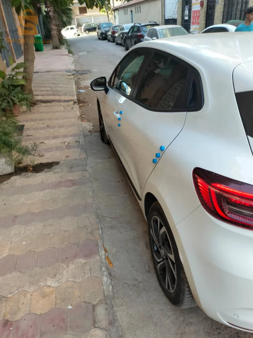 clio 5 business+ 1.0 tsi 90ch. boite 6 jante rs Line+ attelage