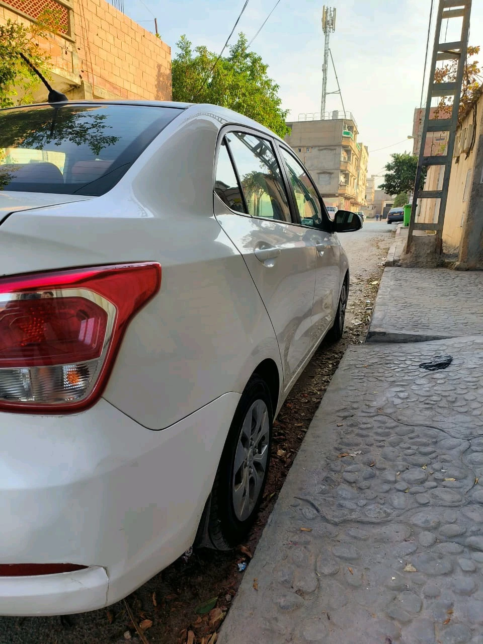 للبيع