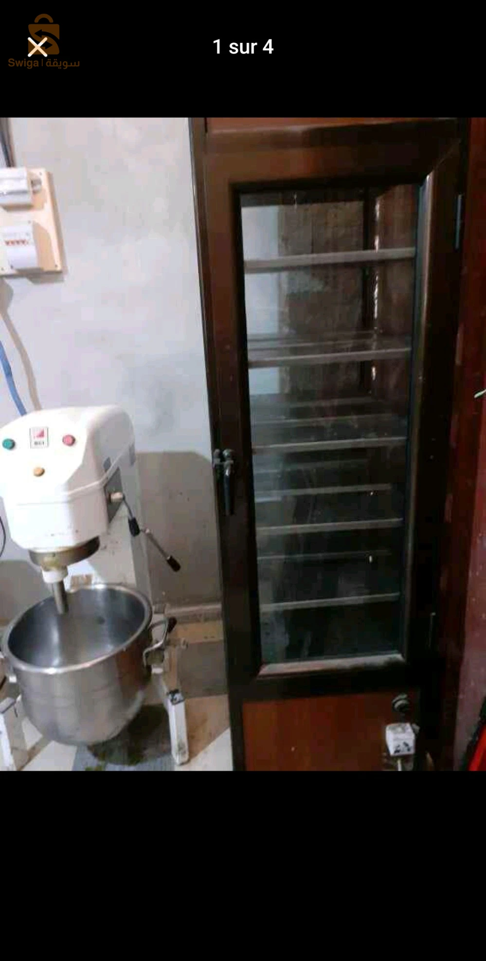 je mais le matériel très bonne qualité. table de travail/armoire pizza 🍕 🍕/ radiateur chauffage kangoo 1.5 dci d'origine très bonne état