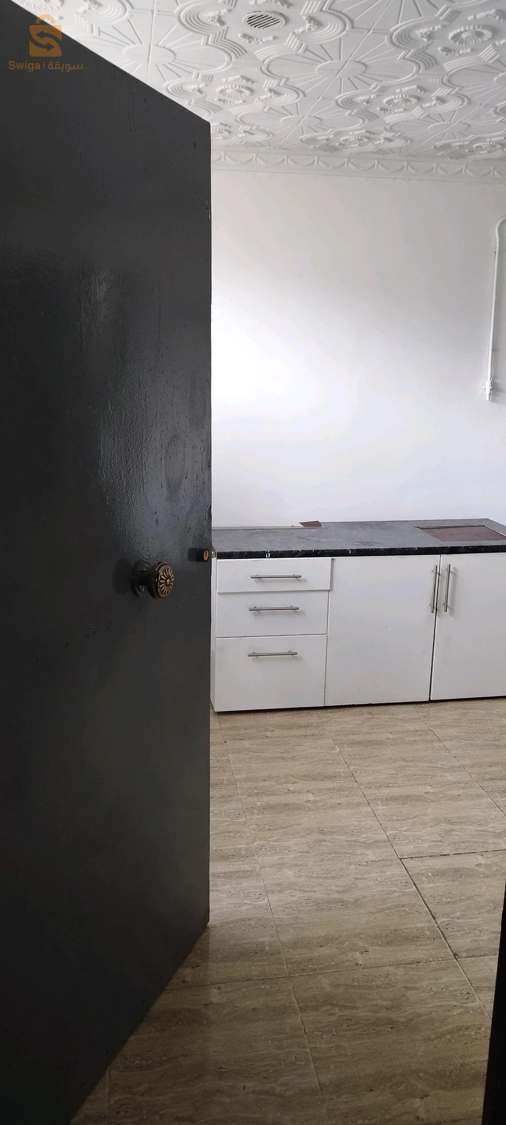 Belle maison F2 a louer sur l'ancienne ville d`AKBOU (LA PLACE)  a coté des contributions et local de L' OA.
citerne d'eau 1000l avec pompe/petite cour/cuisine/ 2 chambre/ salle de bain