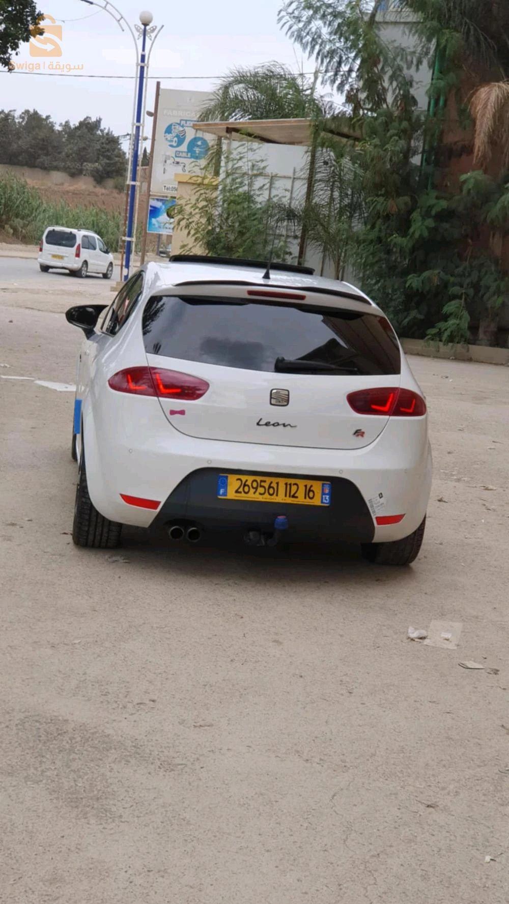 leon fr 
debriable 10/0
فيها بوات كأس او راكور فلباب لاريار
كولش فيها خدام