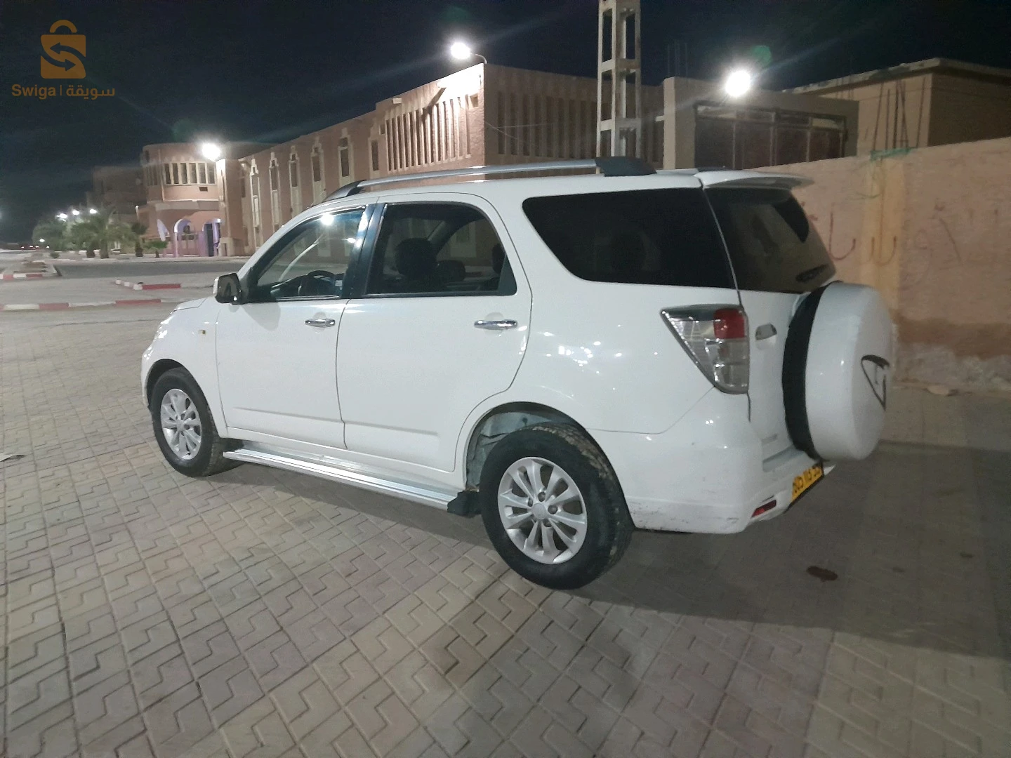 سيارة تريوس 7 مقاعد 2013