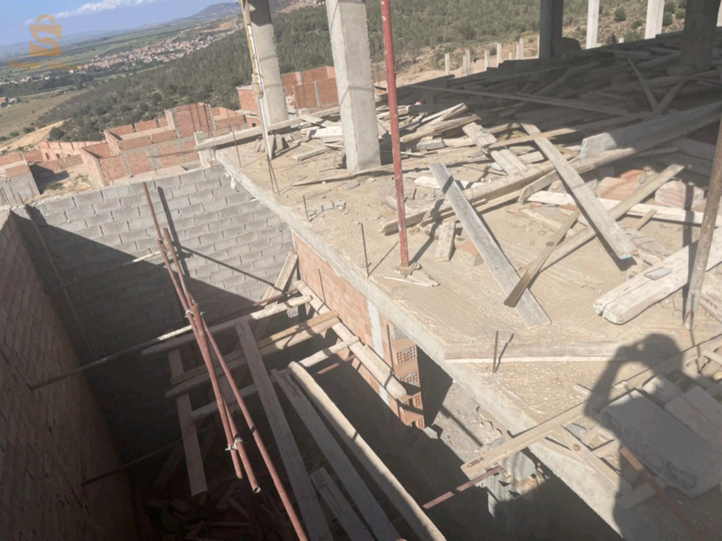 bonne affaire carcasse de 149m² à tlemcen  trig louerit en face salle des fêtes (korso)