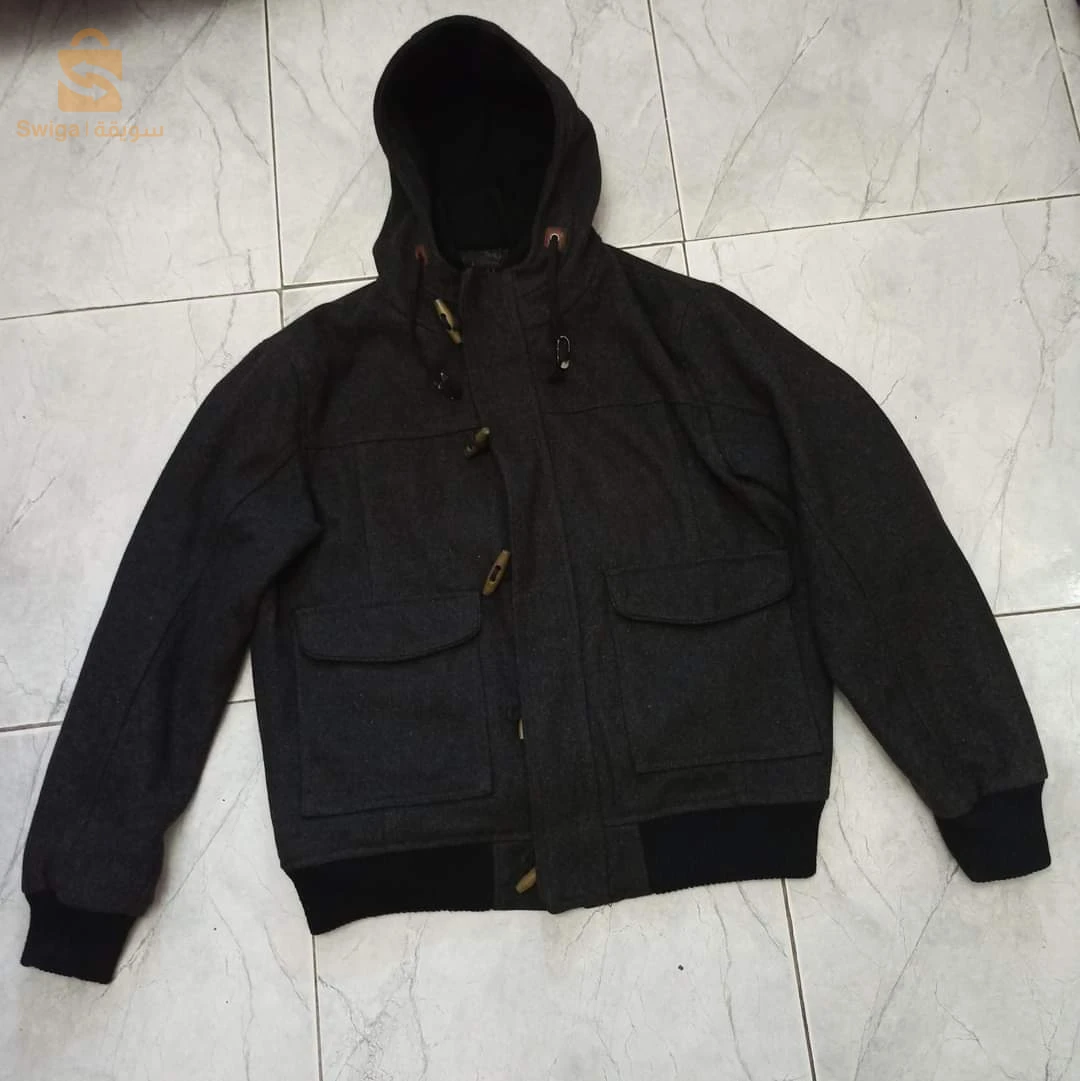 jacket original Cachemire taille L tlebes XL

العرض 60 سم 
الطول 66 سم