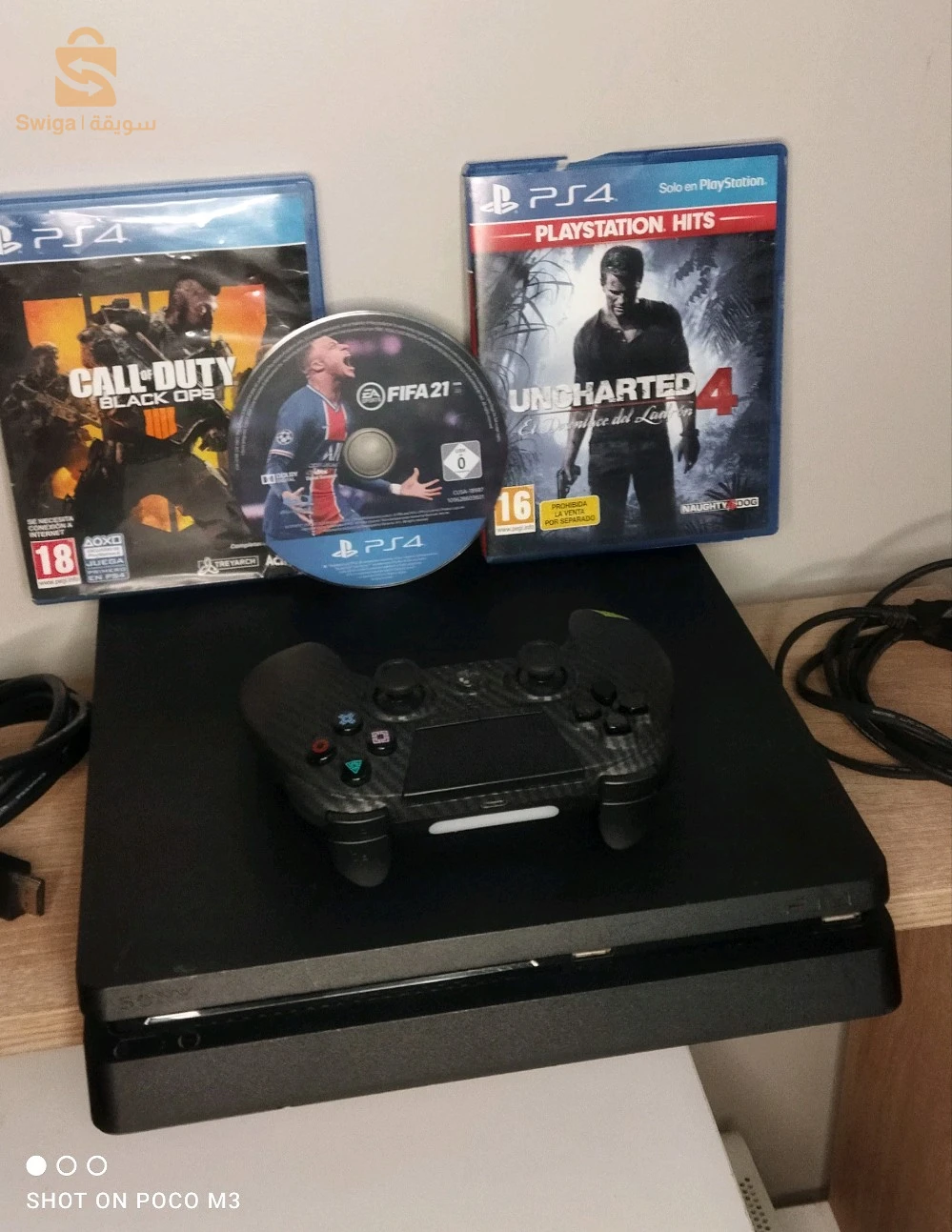 PlayStation 4 slim 1 terabyte 3 jeux une manette