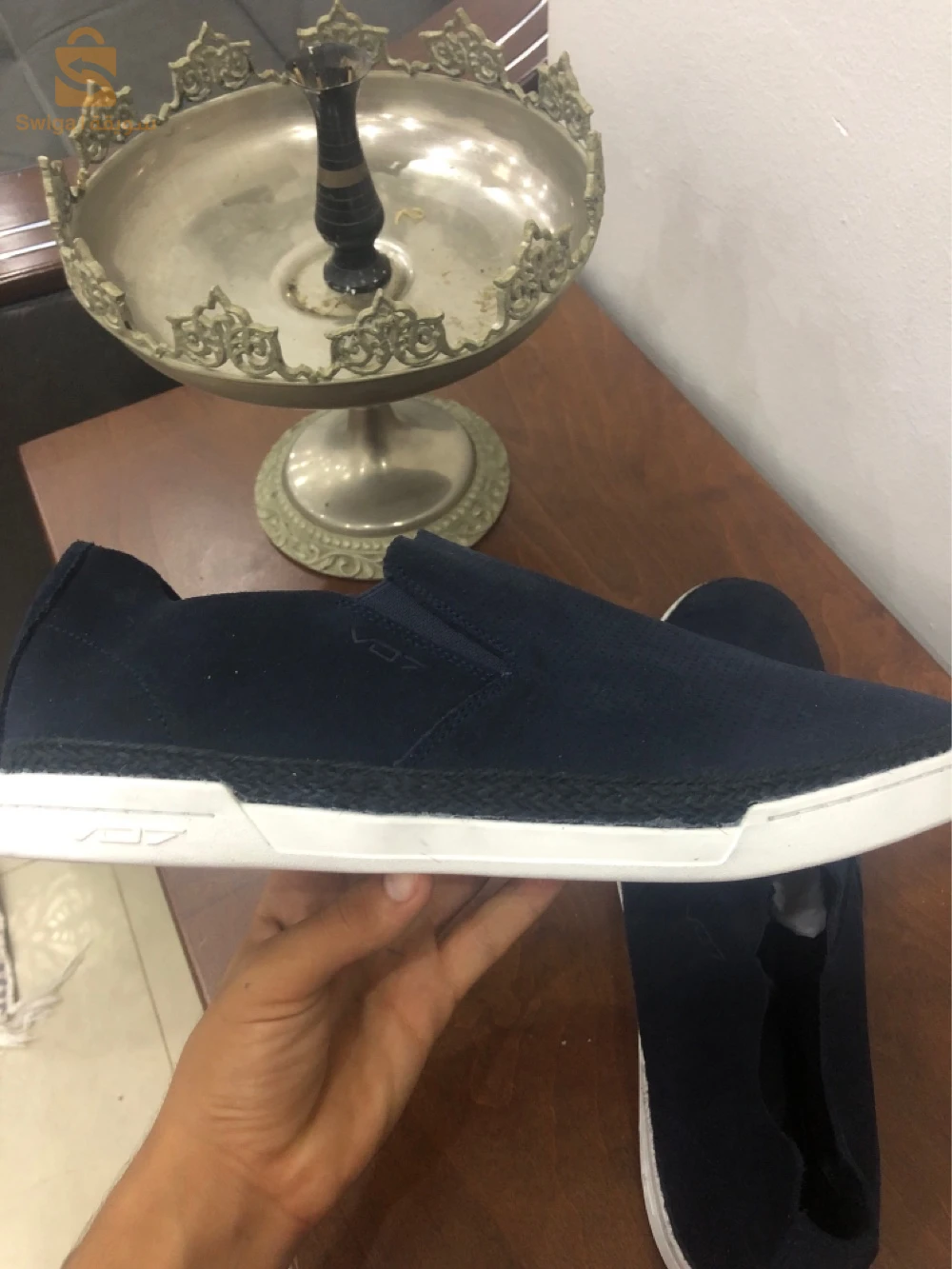 chaussures sketchers original la pointure 44 la couleur bleu foncé et merci