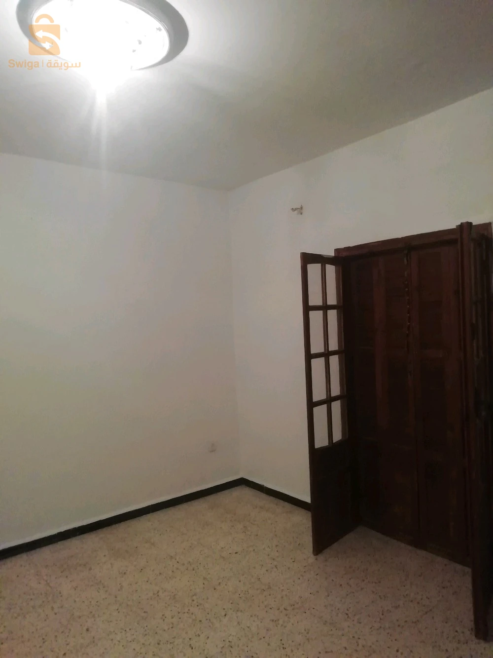 f4 la clim chauf bain la citarne de 1000litre  niveau de villa 1 étage bon voisinage 2 façade